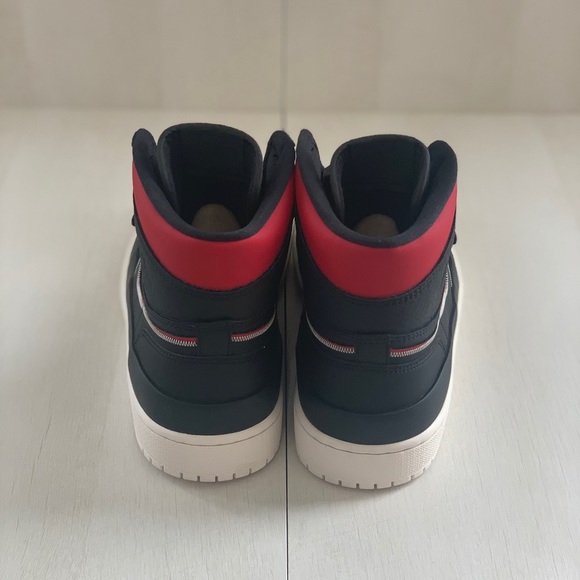 Jordan Retro 1 Bred ❌SOLD❌ - Picture 5 of 6